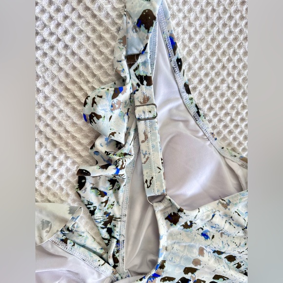 DKNY Ruffle Plunge Underwire Tummy Control One Piece Swimsuit White Swimwear - Picture 13 of 16